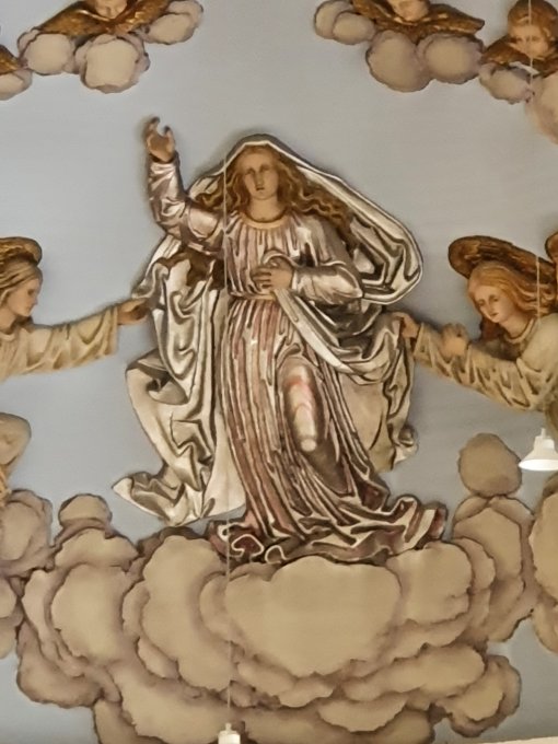 Vierge Marie de l`église